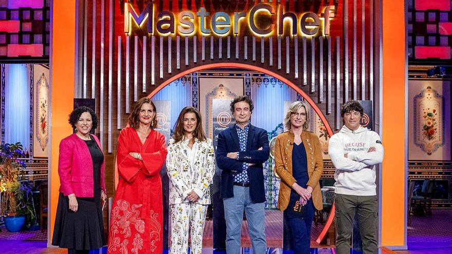 TVE presenta un 'MasterChef 12' "muy competitivo" con el guitarrista de Mónica Naranjo y un terraplanista de candidatos