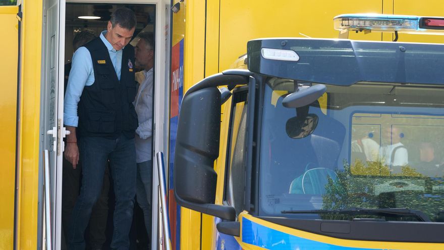 El presidente del Gobierno, Pedro Sánchez, durante su visita este jueves al Puesto de Mando Avanzado (PMA).