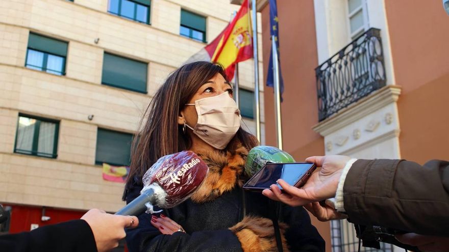 Directora del Instituto de la Mujer, Pilar Callado, tras el minuto de silencio en Albacete contra el último asesinato machista