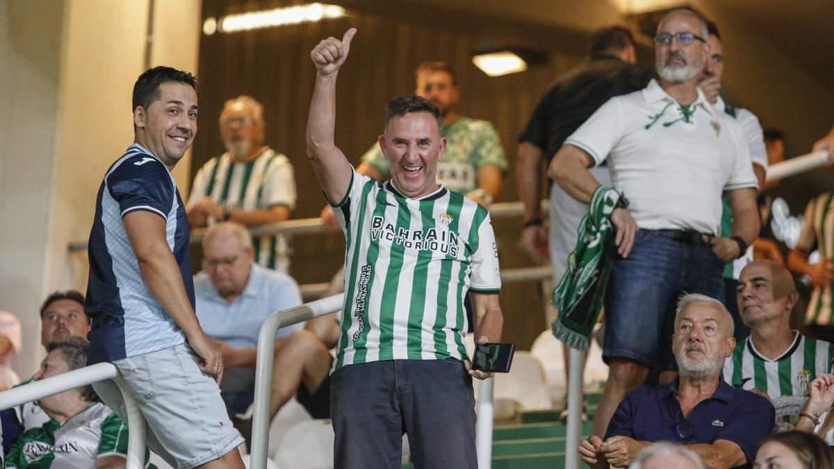Grada Blanquiverde del Córdoba CF - CD Tenerife