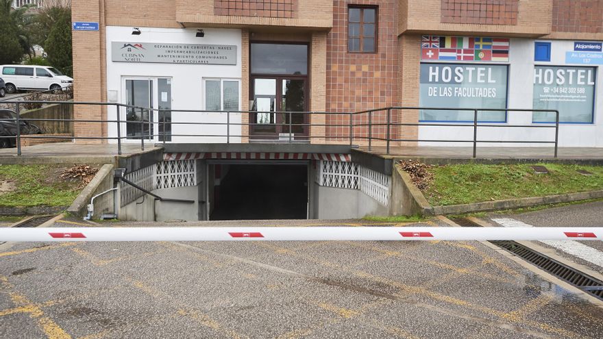 Archivo - Garaje donde fue hallado en enero de 2024 el cadáver del hombre