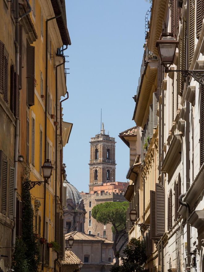 Calles de Monti. Lo que hoy es un barrio señorial lleno de palazzos e iglesias fue el lugar más sórdido y peligroso de la Roma clásica.