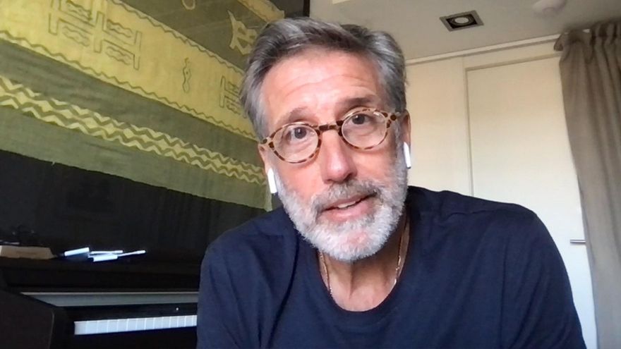 Emilio Aragón: “‘Mr. Inbetween’ es una pequeña obra maestra”