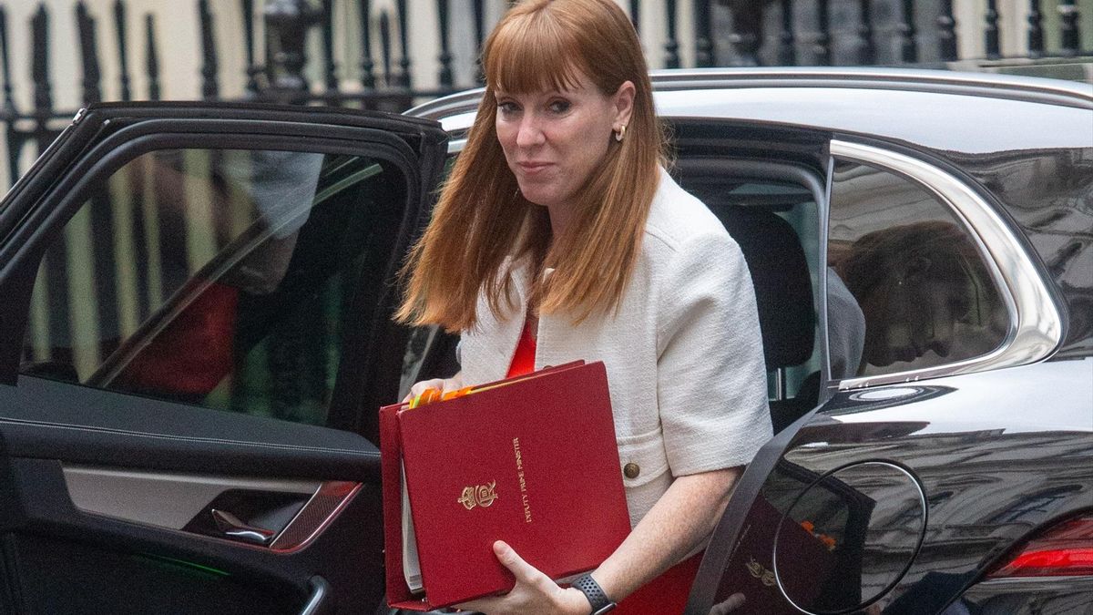 La vice primera ministra británica, Angela Rayner, llegando a Downing Street, el Londres, el 22 de julio.