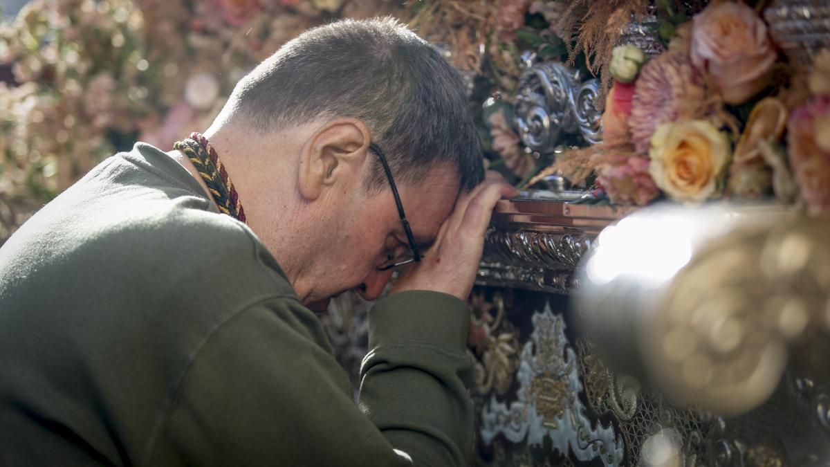 Salida procesional de la Hermandad del Amor, en imágenes