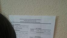Hoja de opciones que recibió Carolina para matricular a sus hijas en el Servicio de Escolarización.