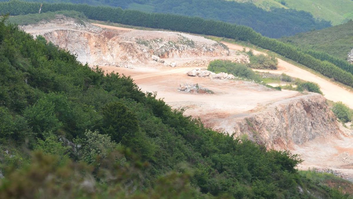 La Coordinadora Ecoloxista ha rechazado el acuerdo entre el Ayuntamiento de Oviedo y ArcelorMittal para la cantera del Naranco.