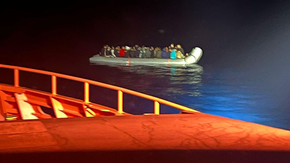 Rescate de una neumática en la madrugada del este jueves, 30 de octubre.