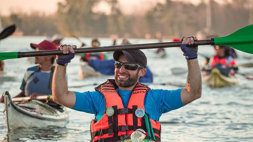 Una caravana de kayaks llega desde Rosario para reclamar que se protejan los humedales