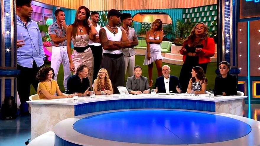 'Babylon Show' intenta salvarse en Telecinco con una metamorfosis tipo magacín con dos mesas de tertulia