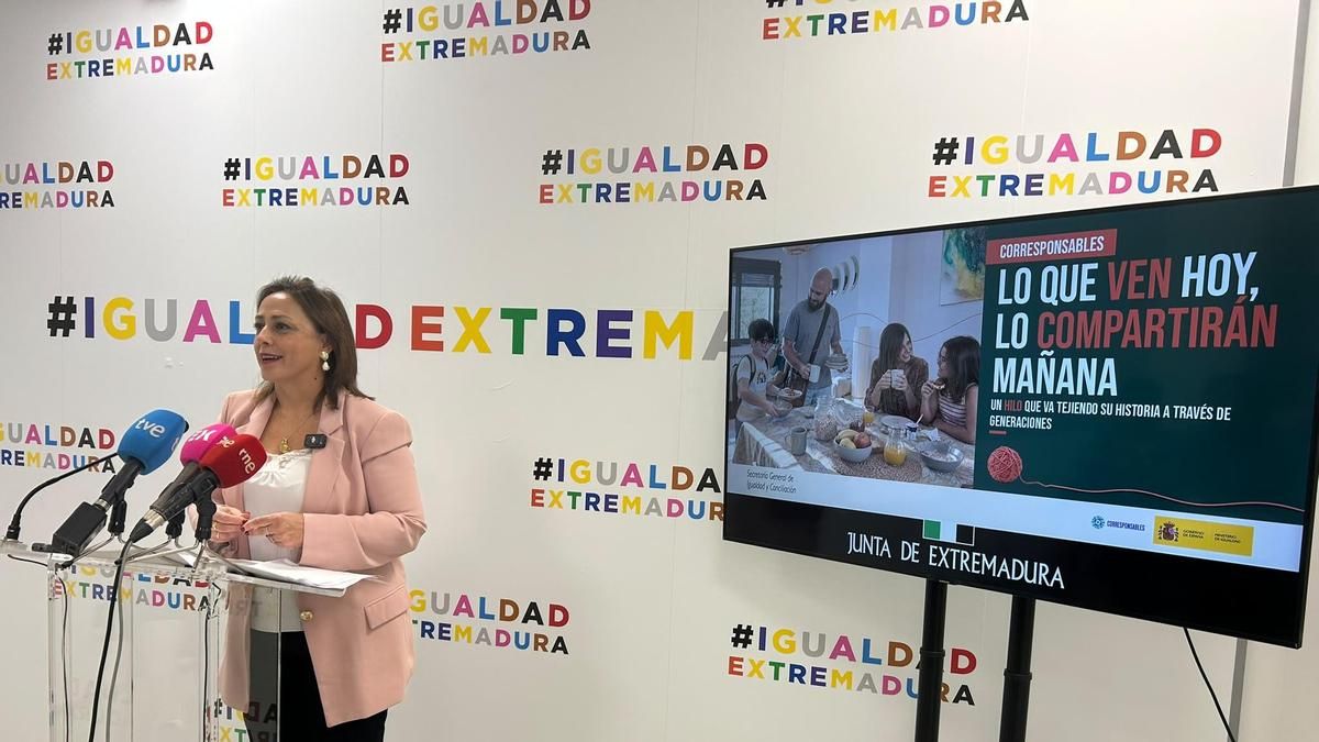 El abismo de la conciliación en Extremadura: solo un 4,8% de los hombres reduce su jornada para cuidar frente al 24% de las mujeres