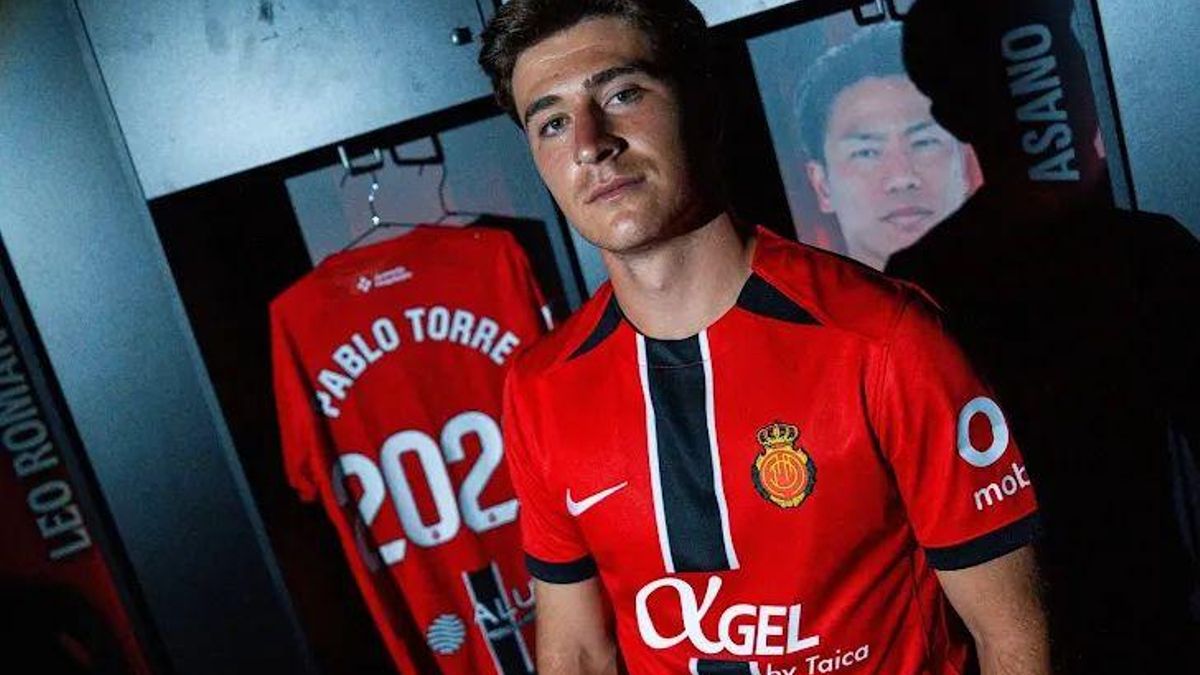 El cántabro Pablo Torre con la camiseta del Mallorca.