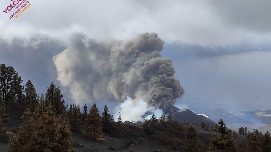 La erupción de La Palma vuelve a mutar y se registran más terremotos, cenizas y gases tóxicos