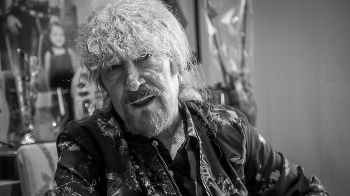 Entrevista N&B a Manuel Martínez, cantante y líder de Medina Azahara