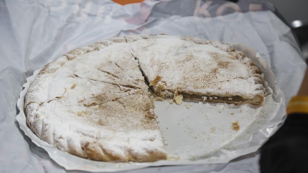 Regalo de pastel cordobés por comprar un libro en la Feria del Libro