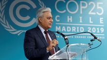 El vicesecretario ejecutivo de la Convención Marco de las Naciones Unidas sobre el Cambio Climático, Ovais Sarmad durante el panel "Transformando el turismo para la acción climática" celebrado en el marco de la segunda jornada de la 25 Conferencia de las Partes del Convenio Marco de Naciones Unidas sobre Cambio Climático (COP) bajo el lema "Tiempo de actuar".