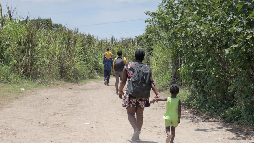 Migrantes buscan nuevas rutas para llegar a Tapachula, en el sur de México