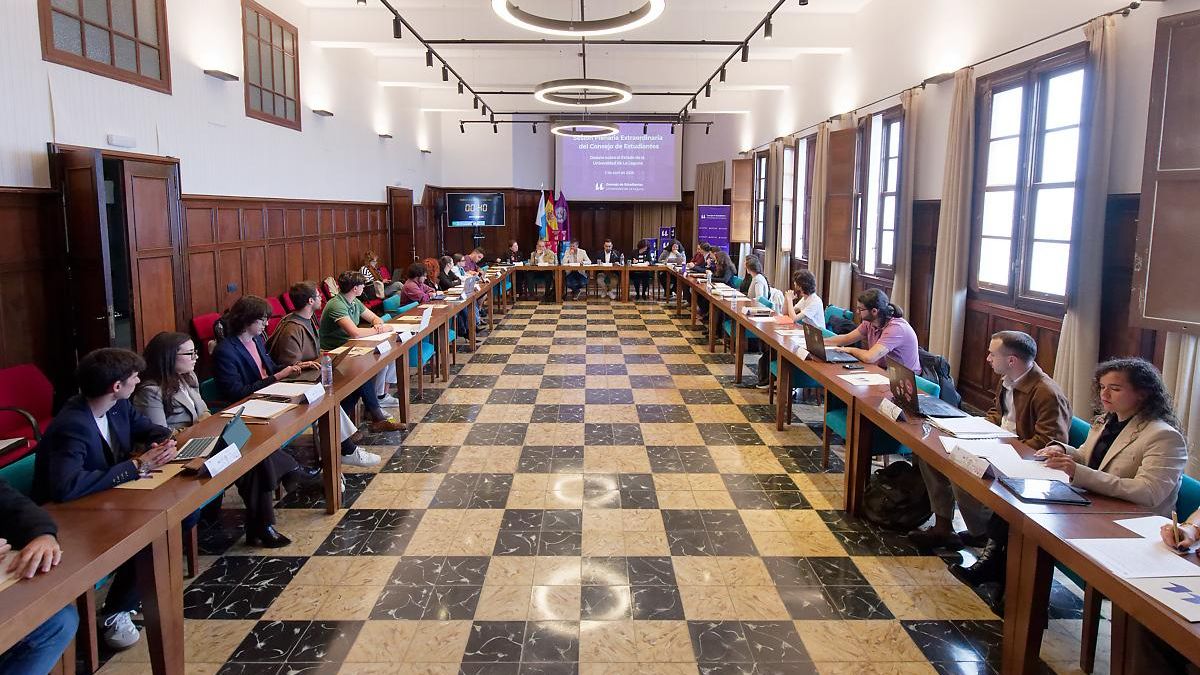 Estudiantes de la Universidad de La Laguna exigen mejoras respecto a infraestructuras, entre ellas la cafetería