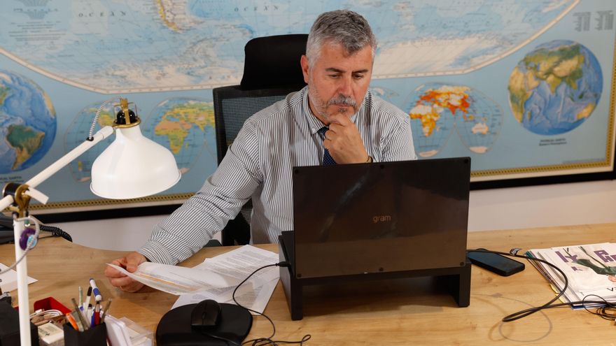 Oliver participa en un panel sobre 'Desafíos para la libertad de prensa frente al autoritarismo'