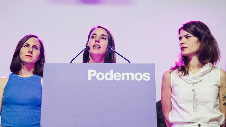 Archivo - La candidata de Podemos a las elecciones europeas, Irene Montero (c), junto a la secretaria general, Ione Belarra (i) y la coportavoz , Isa Serra (d), en la sede de Podemos, a 9 de junio de 2024, en Madrid (España).