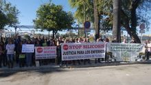 Trabajadores del silestone protestan por la distinción a Martínez-Cosentino