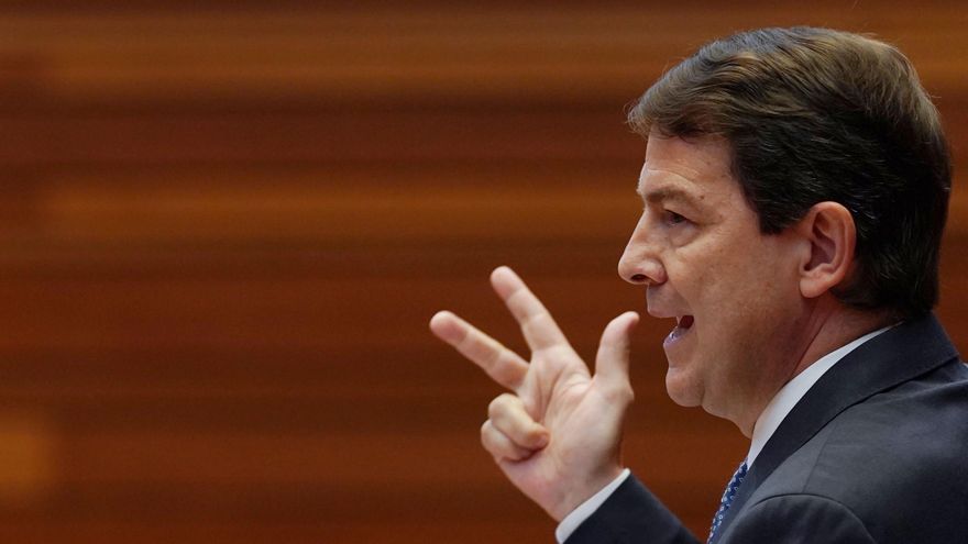 Mañueco insiste en que "Castilla y León es una tierra solidaria" pese a las amenazas de Abascal si se acogen menores migrantes