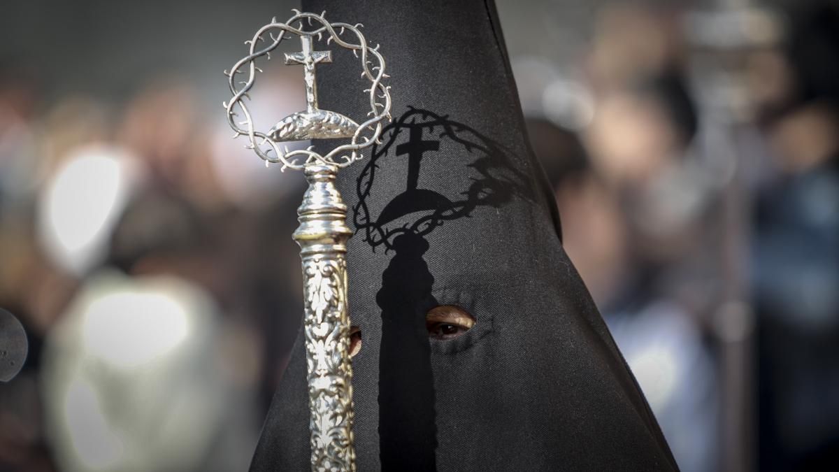 Salida procesional de la Hermandad del Amor, en imágenes