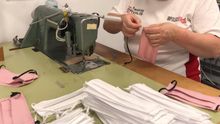 Mascarillas confeccionadas en el Centro Especial de Empleo de Térvalis, en Utrillas (Teruel)