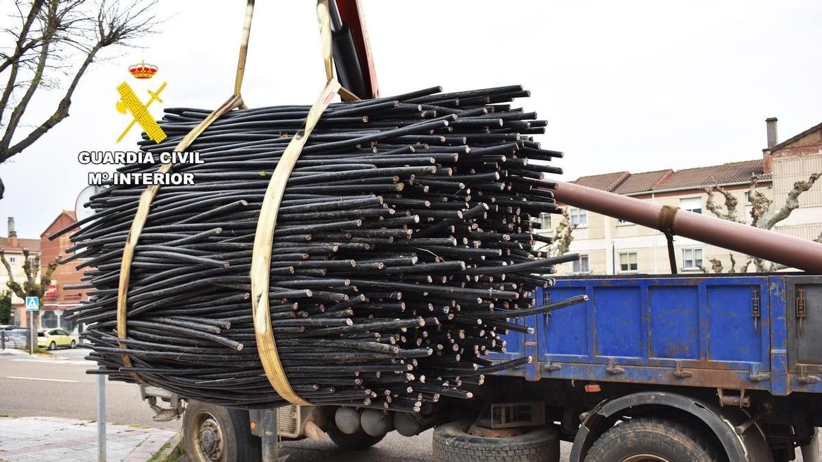 La Guardia Civil desmantela dos redes criminales con once delitos de robo de cable en la provincia de León