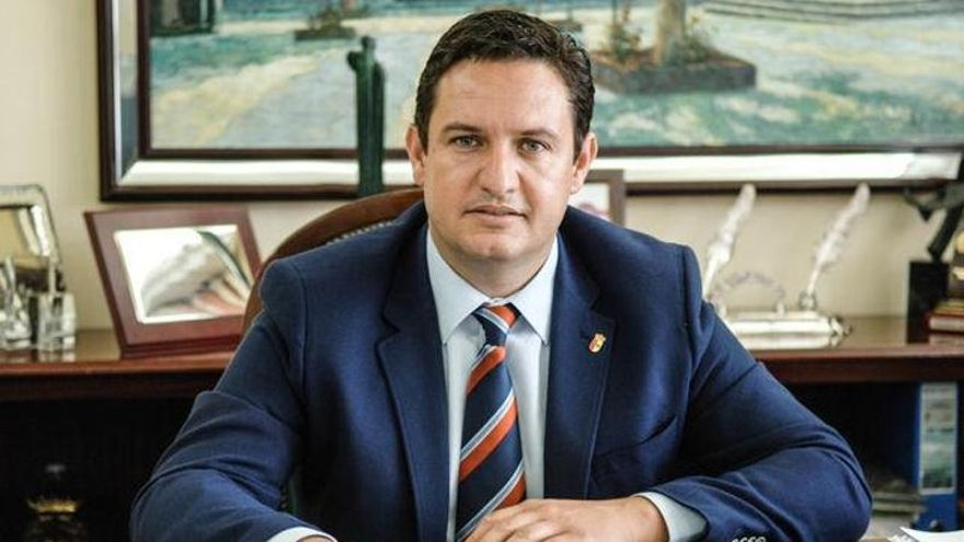 José Julián Mena, también alcalde de Arona