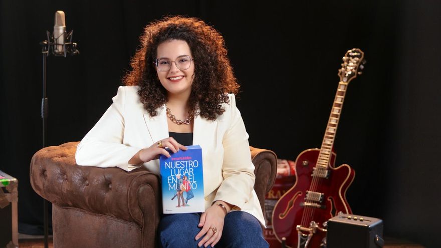 Inma Rubiales, la prolífica autora de solo 23 años: "Si no me hubiera aburrido tanto, nunca habría sido escritora"