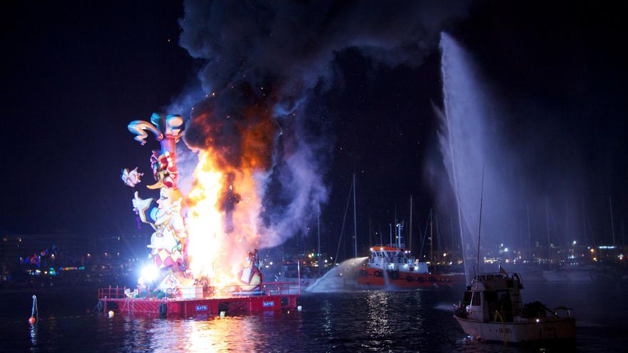 Así se celebra la noche más corta del año en los diversos lugares de España