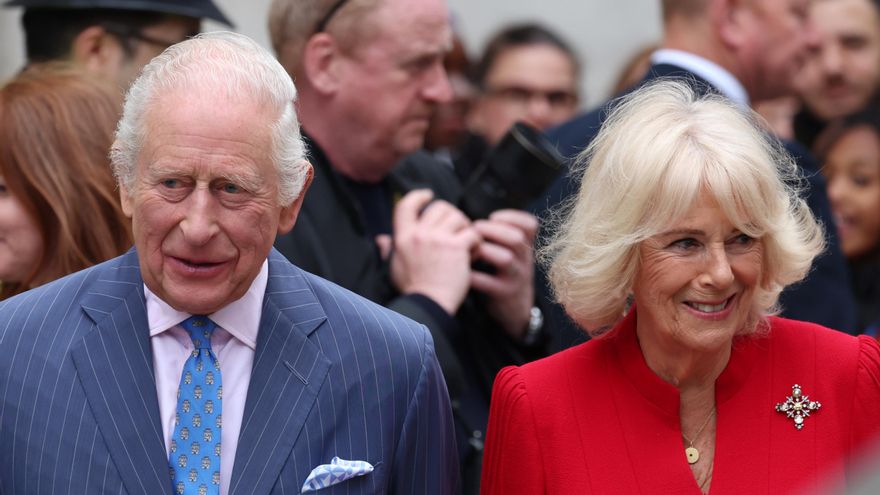 Doce cañonazos por el segundo aniversario de la coronación de Carlos III