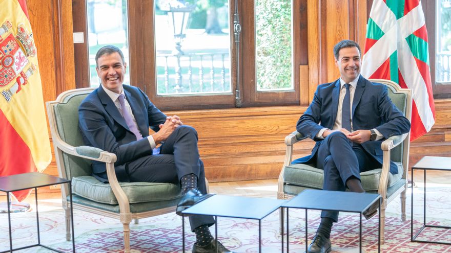 Sánchez y Pradales abordan el cumplimiento del Estatuto tras una primera reunión "cordial" en Vitoria
