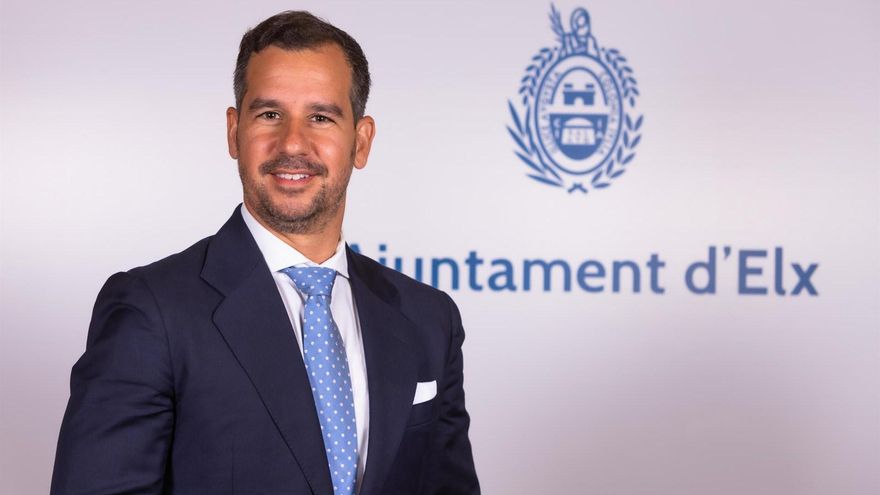 Un edil del PP de Elche reconoce que acudió ebrio a una iglesia en Semana Santa, pero niega haber practicado sexo en el interior