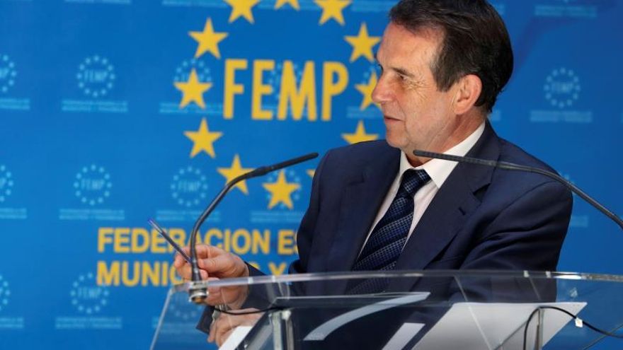 El presidente de la Federación Española de Municipios y Provincias (FEMP), Abel Caballero.