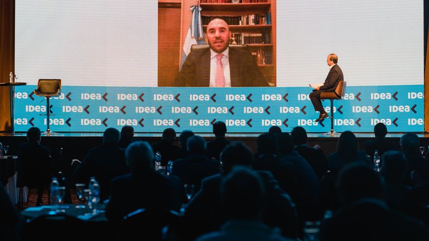 Guzmán prevé que en 2026 la Argentina exporte gas por barco al mundo