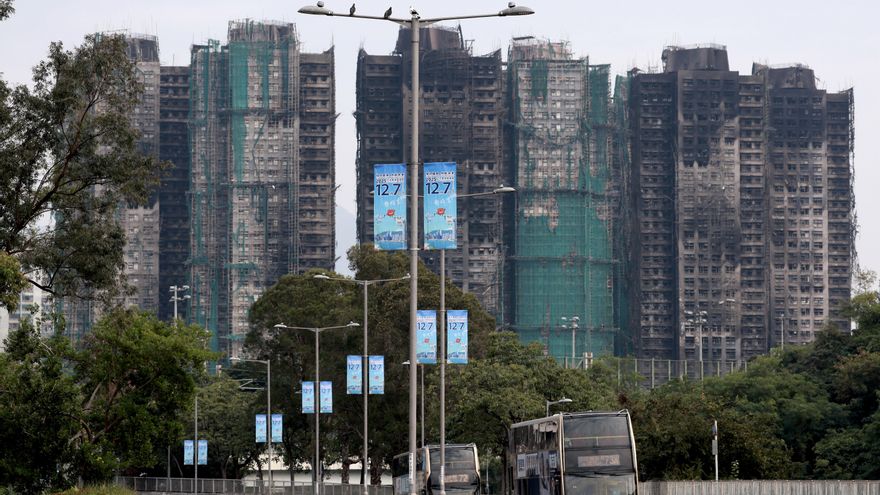 El incendio en Hong Kong deja 'huérfanos administrativos' en batalla por solicitar ayudas