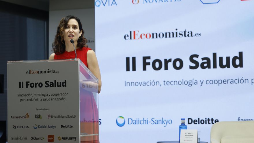 Ayuso se desmarca de la "repatriación masiva" de migrantes que pide Vox: "Es populismo"