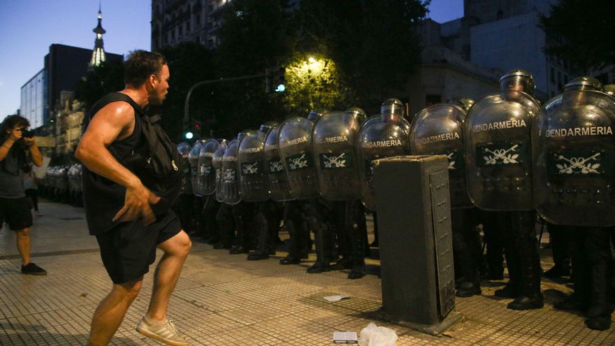 Cinco juzgados y tres tribunales en 50 días: la Justicia no quiere intervenir contra el protocolo antipiquetes de Bullrich