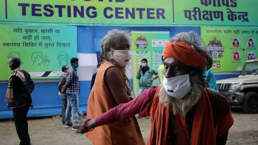 Punto de realización de test de COVID en la India.