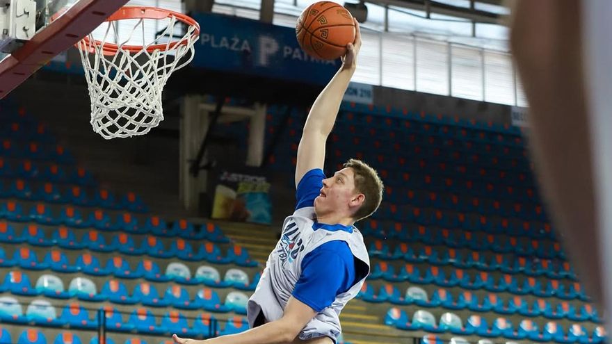 El Coto Córdoba CB blinda su pintura con los centímetros de Karl Matute