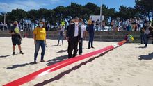 Vigo opta por parcelas y A Coruña por la vigilancia de la policía para controlar la distancia social en las playas desde el próximo lunes