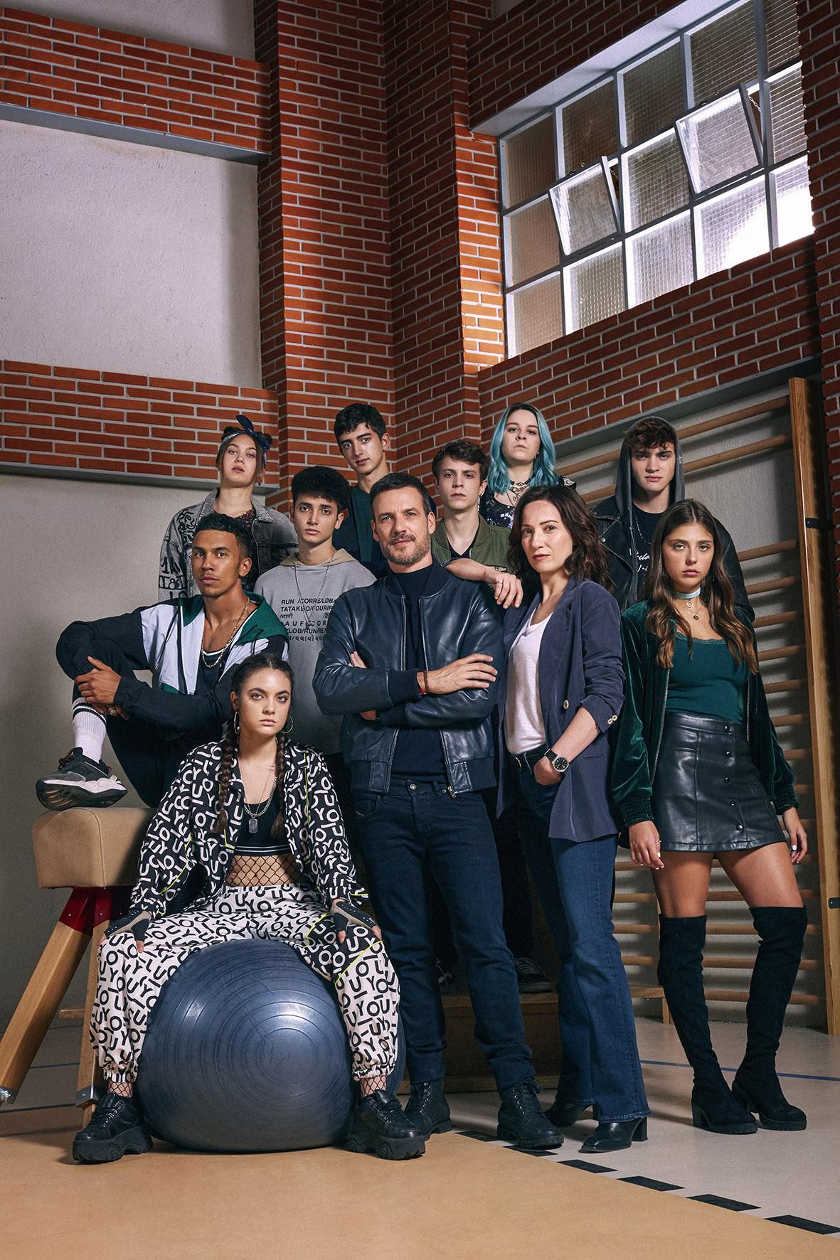 TVE muestra fotos de 'HIT' y sus alumnos, antes de presentarse en el Festival de Málaga