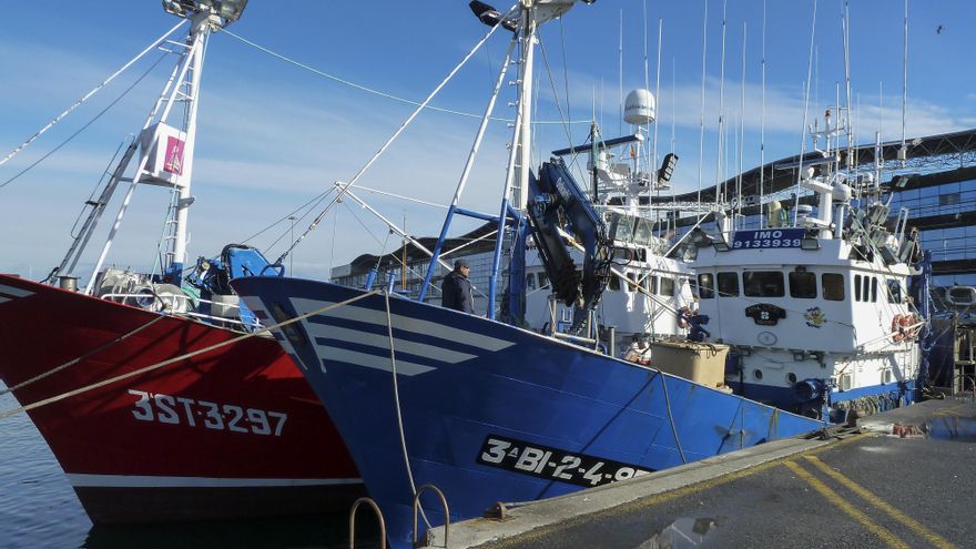 El gobierno asturiano cree que aumentar los ecosistemas marinos vulnerables es una "puñalada" para la pesca