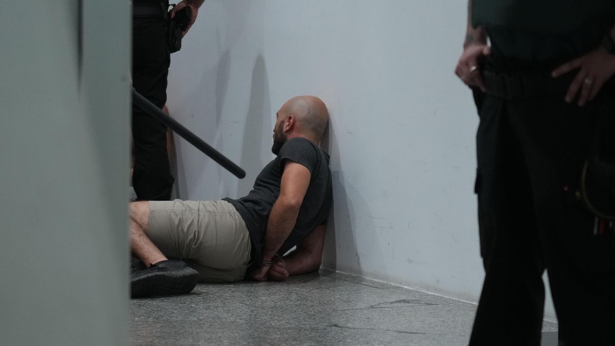 El consejero vasco de Seguridad habla de "provocaciones" de la Flotilla en Loiu, pero asegura que investigará a la Ertzaintza