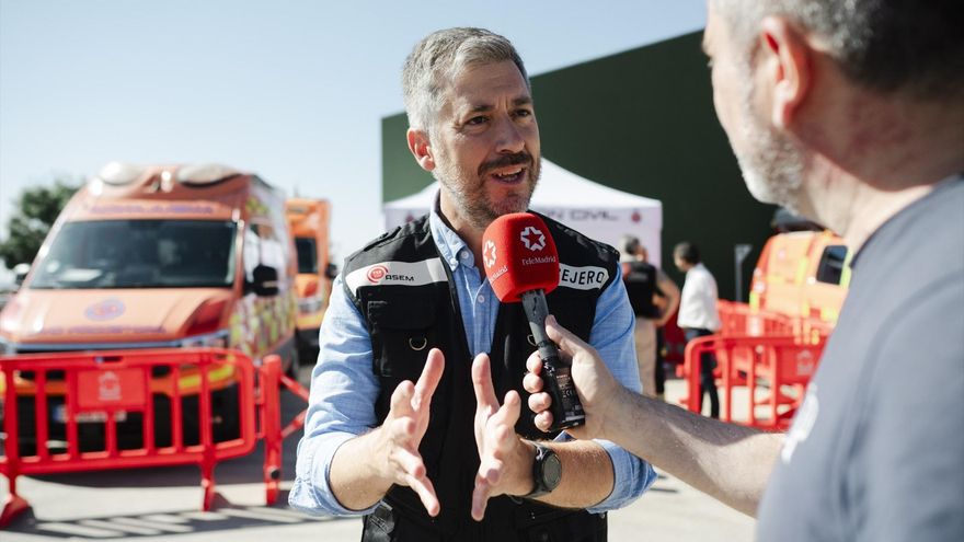 El consejero de Presidencia, Justicia y Administración Local de la Comunidad de Madrid, Miguel Ángel García Martín, informa a los medios de comunicación sobre el incendio forestal, a 17 de julio de 2026, en Lozoyuela, Madrid (España). Mateo Lanzuela / Europa Press