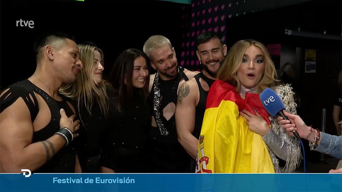 Melody y sus bailarines tras el ensayo general de la final de Eurovisión 2025