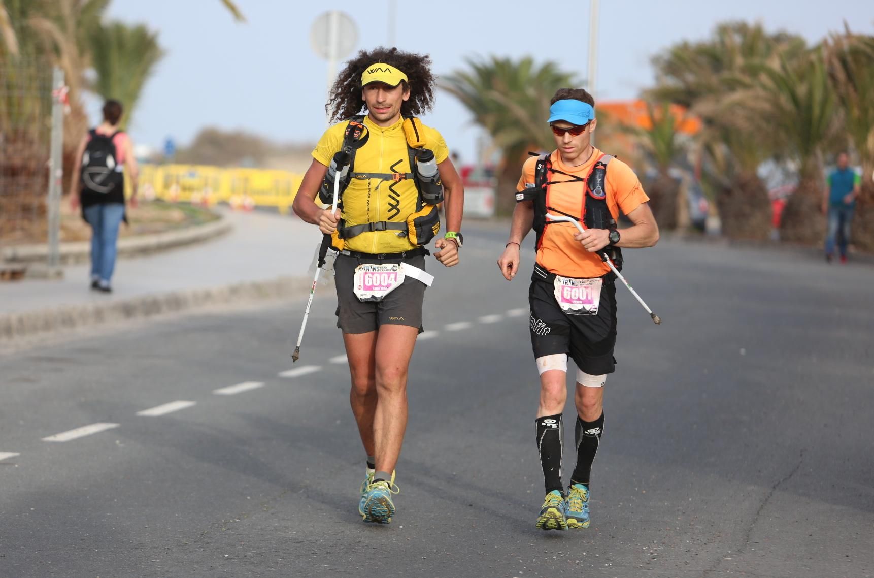 Entrada a meta de Peter Kienzl y Luca Papi. Alejandro Ramos.