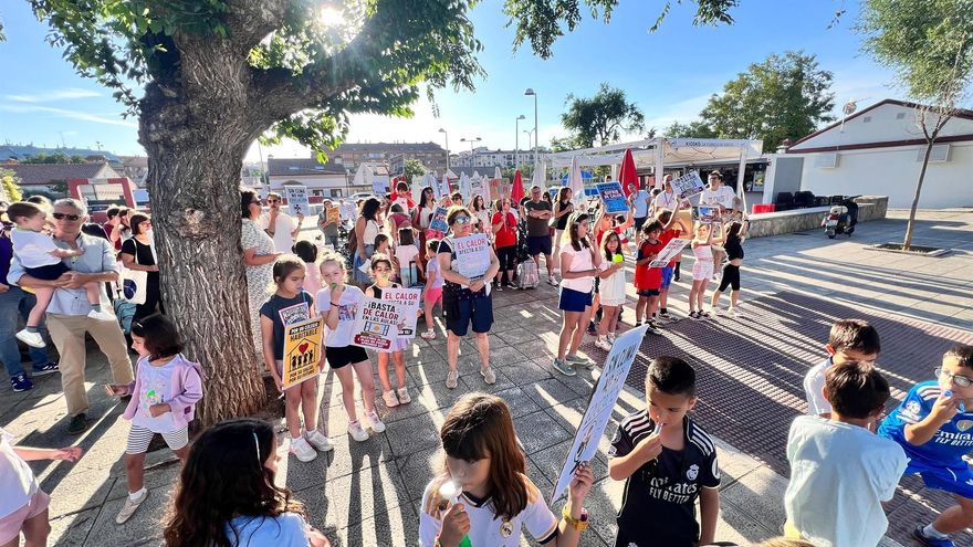 Mareos y golpes de calor en las aulas toledanas: las familias claman contra las clases a más de 30 grados